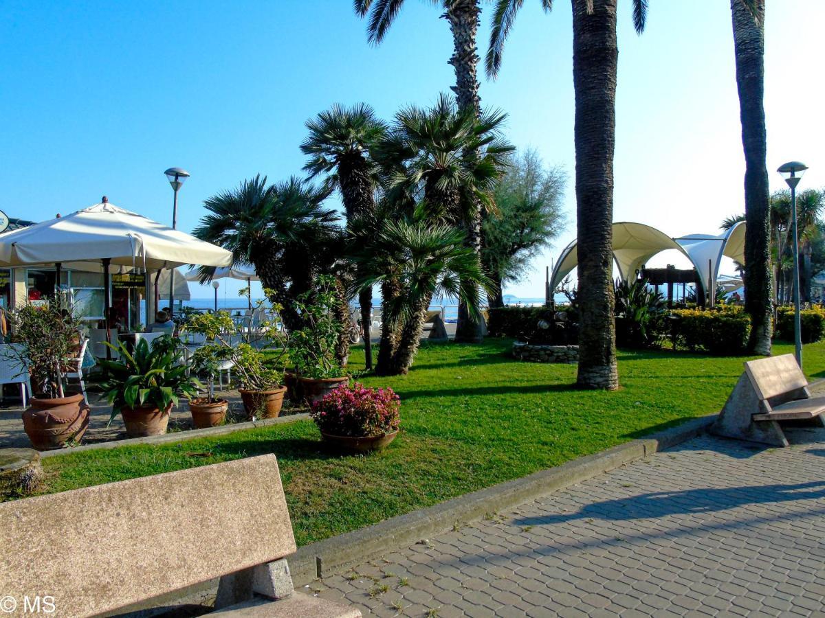 Pietra Home, Posto Auto, Ac ,Wifi, 150Mt Dal Mare ピエトラ・リーグレ エクステリア 写真