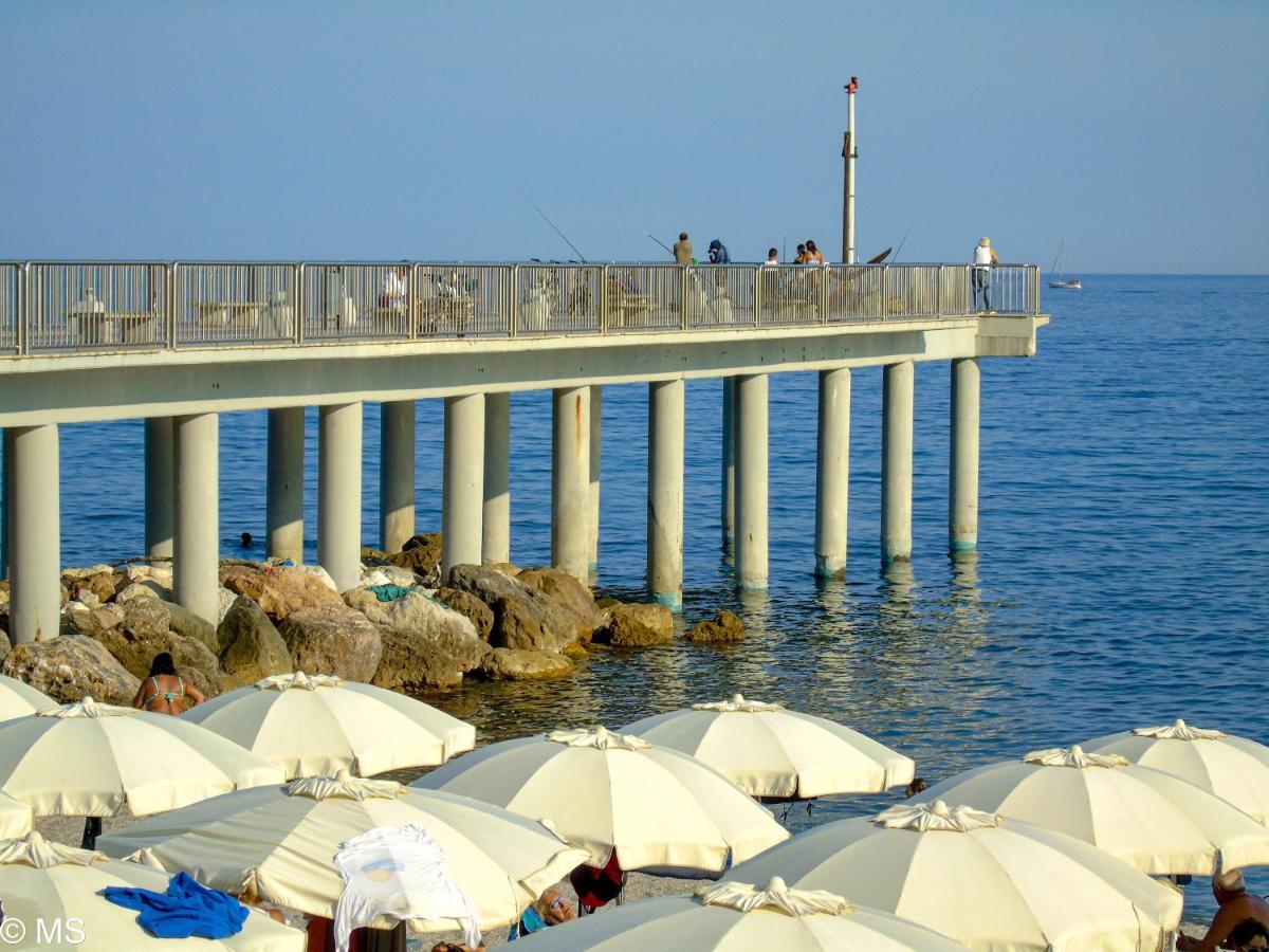 Pietra Home, Posto Auto, Ac ,Wifi, 150Mt Dal Mare ピエトラ・リーグレ エクステリア 写真